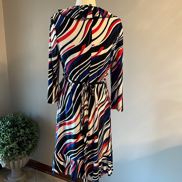 NINE WEST ruffled wrap stretch dress with belt tie Size 12 red white and blue - Picture 7 of 10